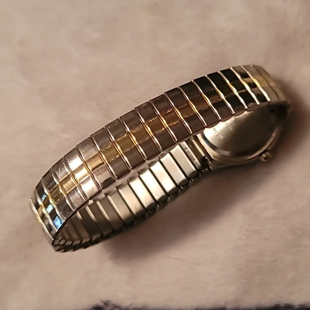 Waltham Ladies Two-Tone Expandable Band Watch WTH21 427‎ PC21 Needs Battery